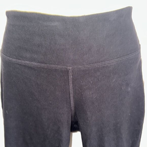 Xersion black fitted cotton/spandex Capri exercise pants - Picture 2 of 7